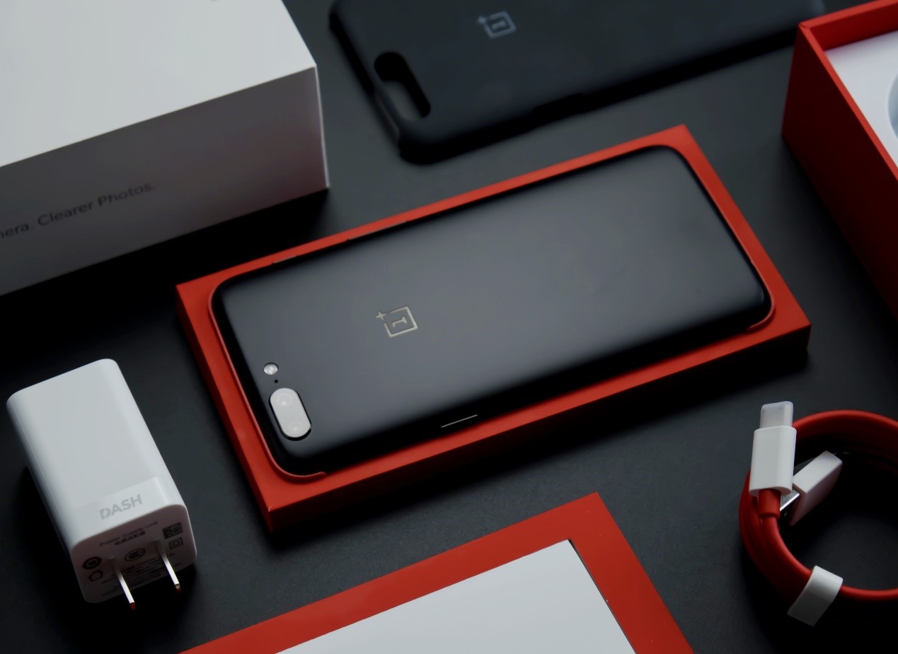 amoled屏的5g手机,一加55g手机评测