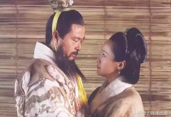 三国演义离间计的故事30字,三国演义小妾出轨