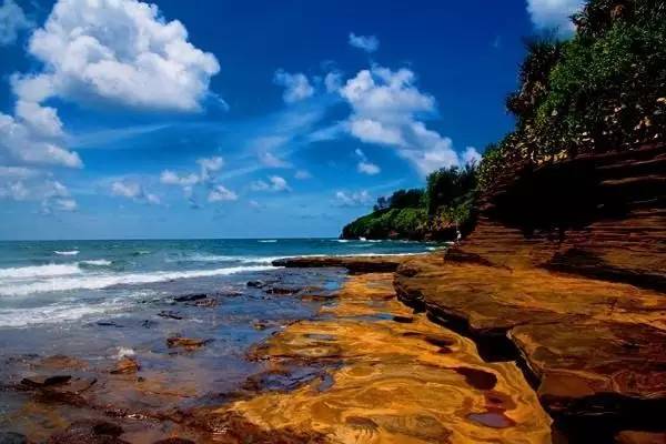 你会选择在南宁和300万人“假装生活”还是和我一起出逃到海岛呢!