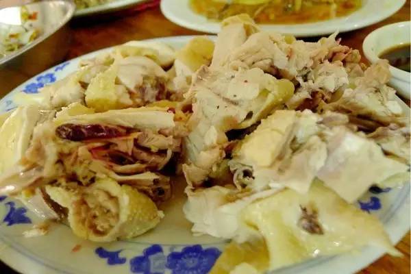 你会选择在南宁和300万人“假装生活”还是和我一起出逃到海岛呢!