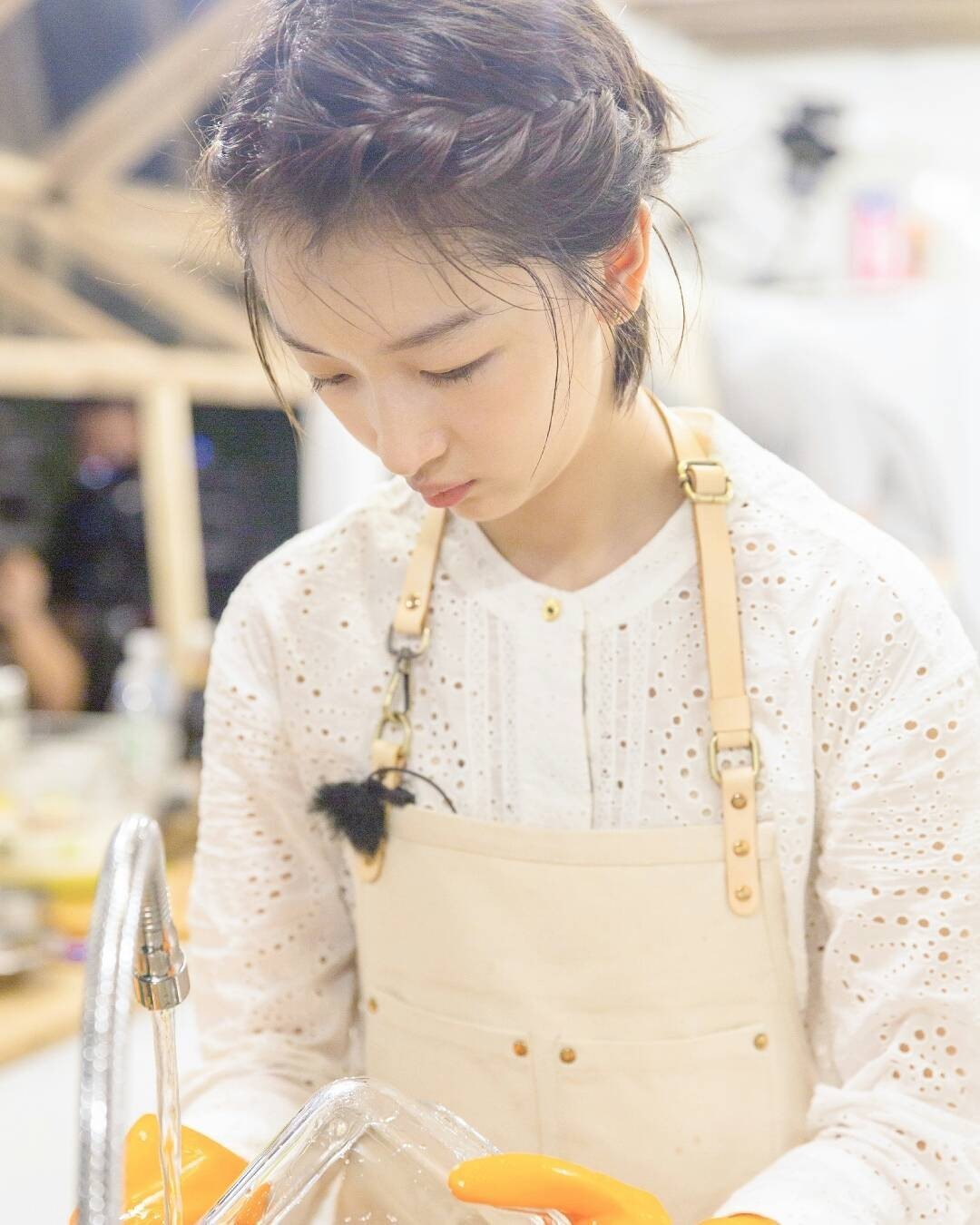 赵薇黄晓明周冬雨中餐厅,赵薇周冬雨高清大图