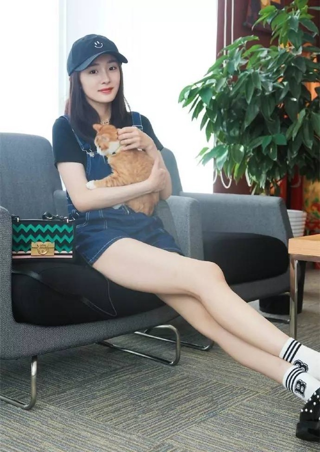 杨幂带货女王是怎么样的,爆款女王杨幂又美出新高度