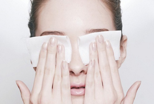 割双眼皮之后哭了会疤痕增生吗,割双眼皮后需要买疤痕药膏吗