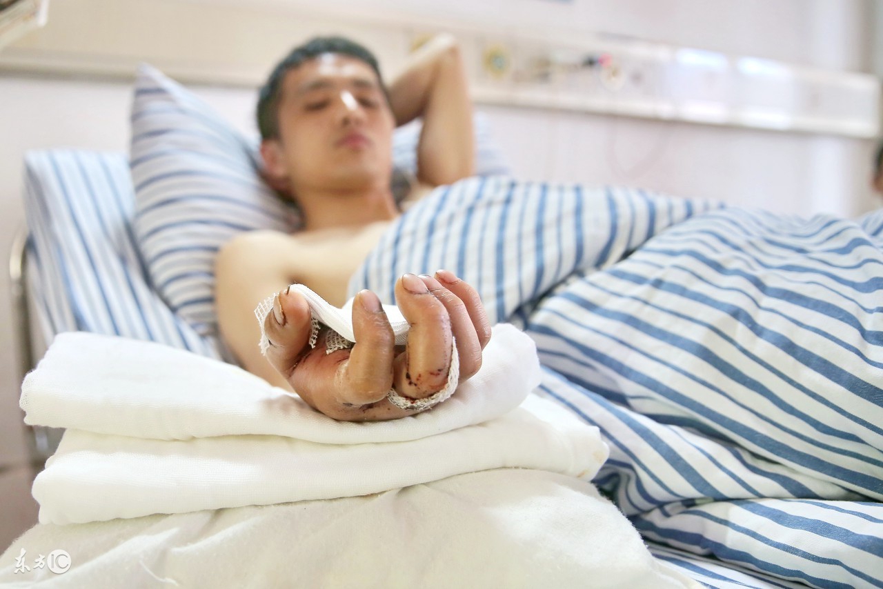 社保卡在医院买药报销比例,社保卡在医院做大手术能报销吗