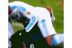 足球搞笑的gif,足球场上永不放弃的名场面gif