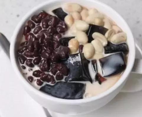 夏日里，贪念那碗黑白凉食