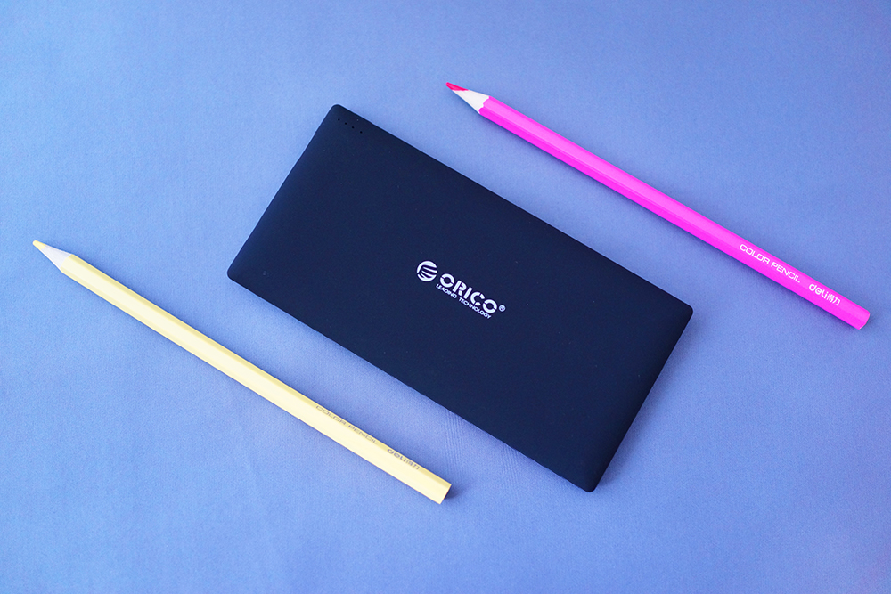 orico10000充电宝评测,轻磁5000毫安超薄磁吸无线充电宝