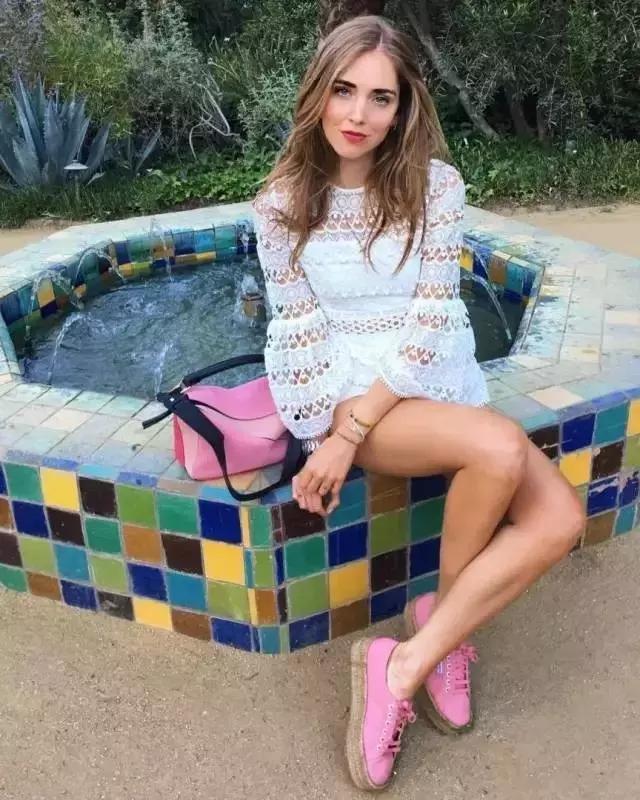 放下小白鞋，这个夏天和小粉鞋谈场恋爱！