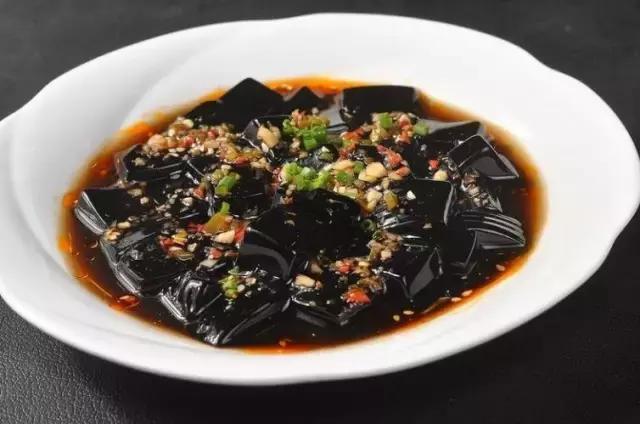 夏日里，贪念那碗黑白凉食