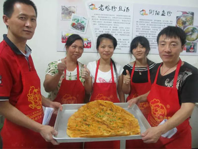 男人摆摊卖什么生意好,新手摆摊适合卖什么小吃