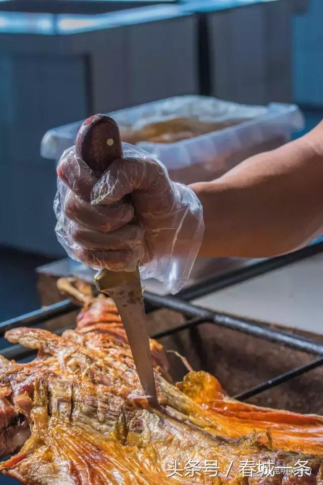 隐藏在昆明村庄里的3家烤羊店，老司机用3个月才找到的