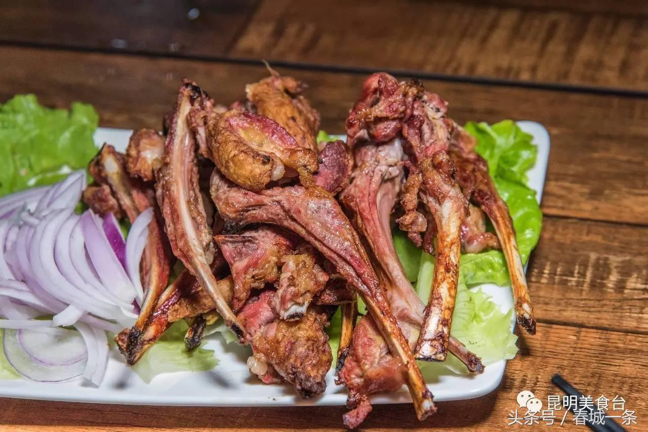 隐藏在昆明村庄里的3家烤羊店，老司机用3个月才找到的