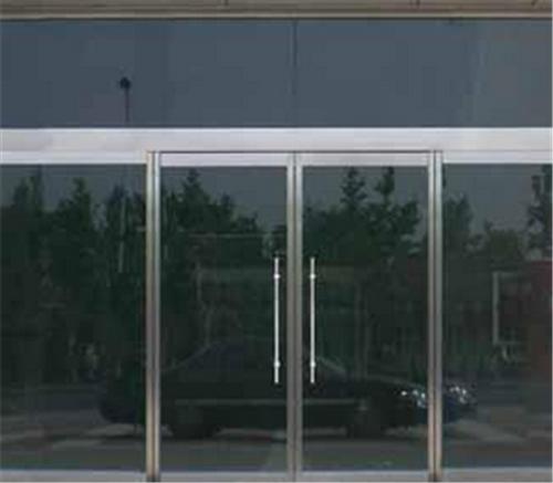 铝合金玻璃门价格？选购铝合金玻璃门技巧