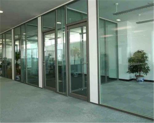 铝合金玻璃门价格？选购铝合金玻璃门技巧