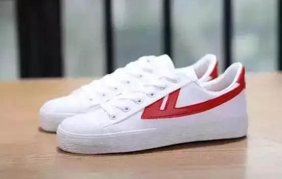 往下看，你脚上缺的就是这么一双运动鞋｜经典+潮流球鞋款式大盘点