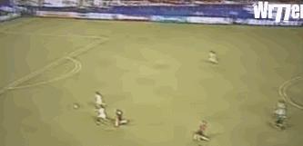 GIF-他空门竟然踢成这样？托妞看了会沉默，罗比看了会流泪！