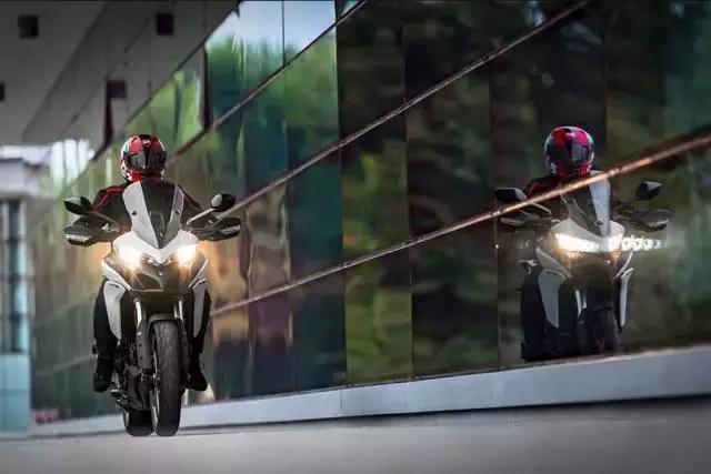 杜卡迪multistrada950坐姿,杜卡迪multistrada报价