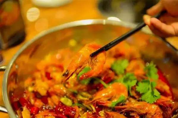 正宗清远鸡石锅鱼,清远猪肚鸡石锅鱼