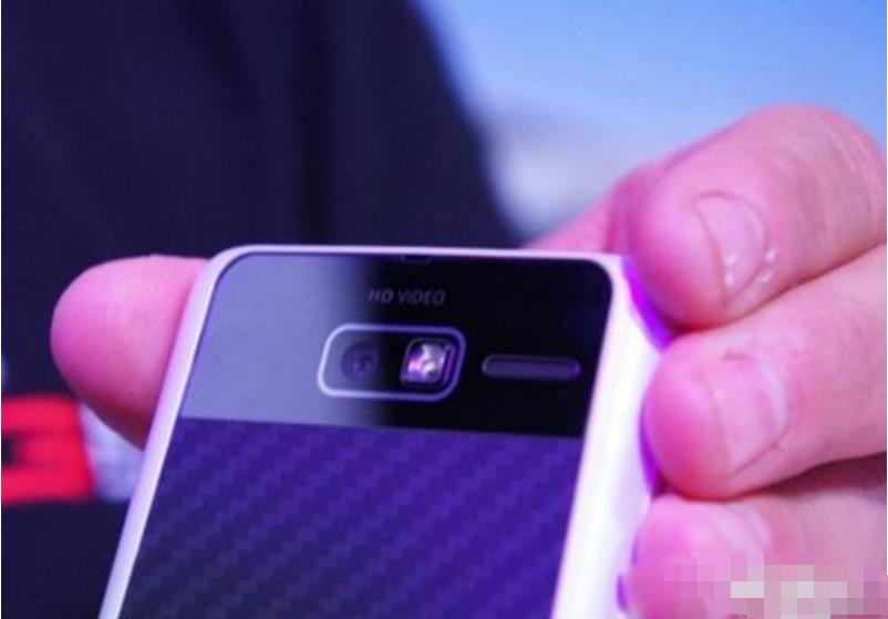 从2830元降至340元，曾经超窄边框最强商务的手机