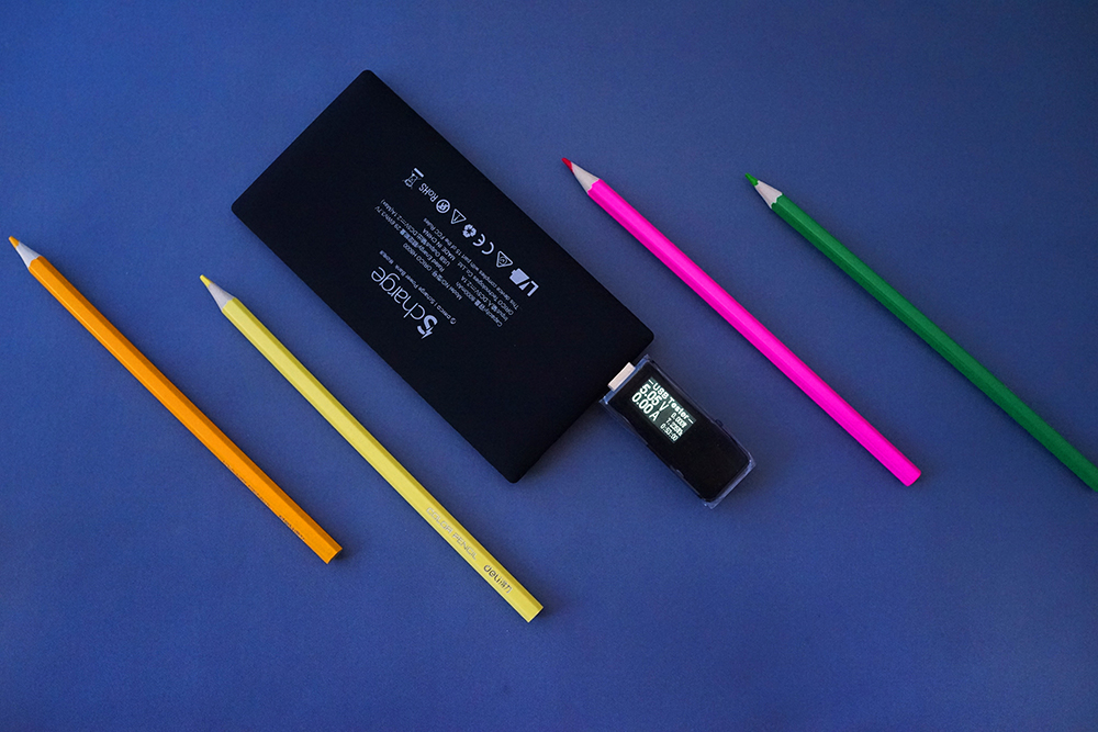 orico10000充电宝评测,轻磁5000毫安超薄磁吸无线充电宝