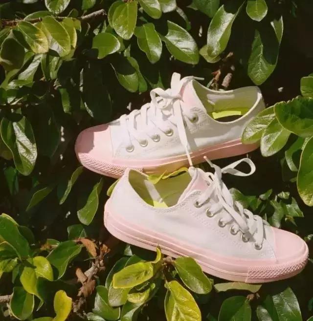 放下小白鞋，这个夏天和小粉鞋谈场恋爱！