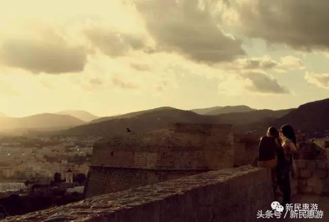 在伊比萨岛上邂逅全球大牌