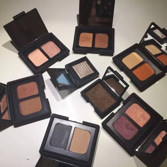 眼妆教程日常简单,眼妆教程日常简单易学