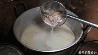 隐藏在昆明村庄里的3家烤羊店，老司机用3个月才找到的