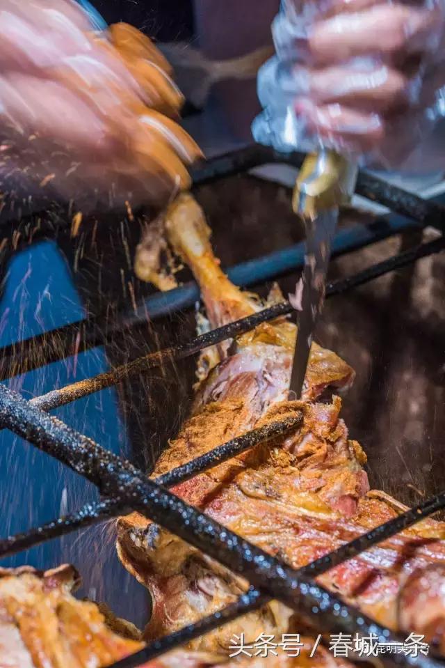 隐藏在昆明村庄里的3家烤羊店，老司机用3个月才找到的