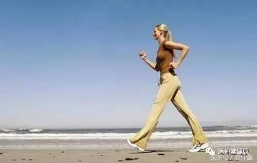 人变老最先从哪表现出来,人变老的三个时间段