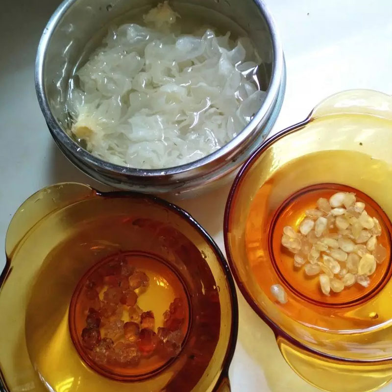 桃胶里的桃花泪,桃树上的桃胶怎么吃最好