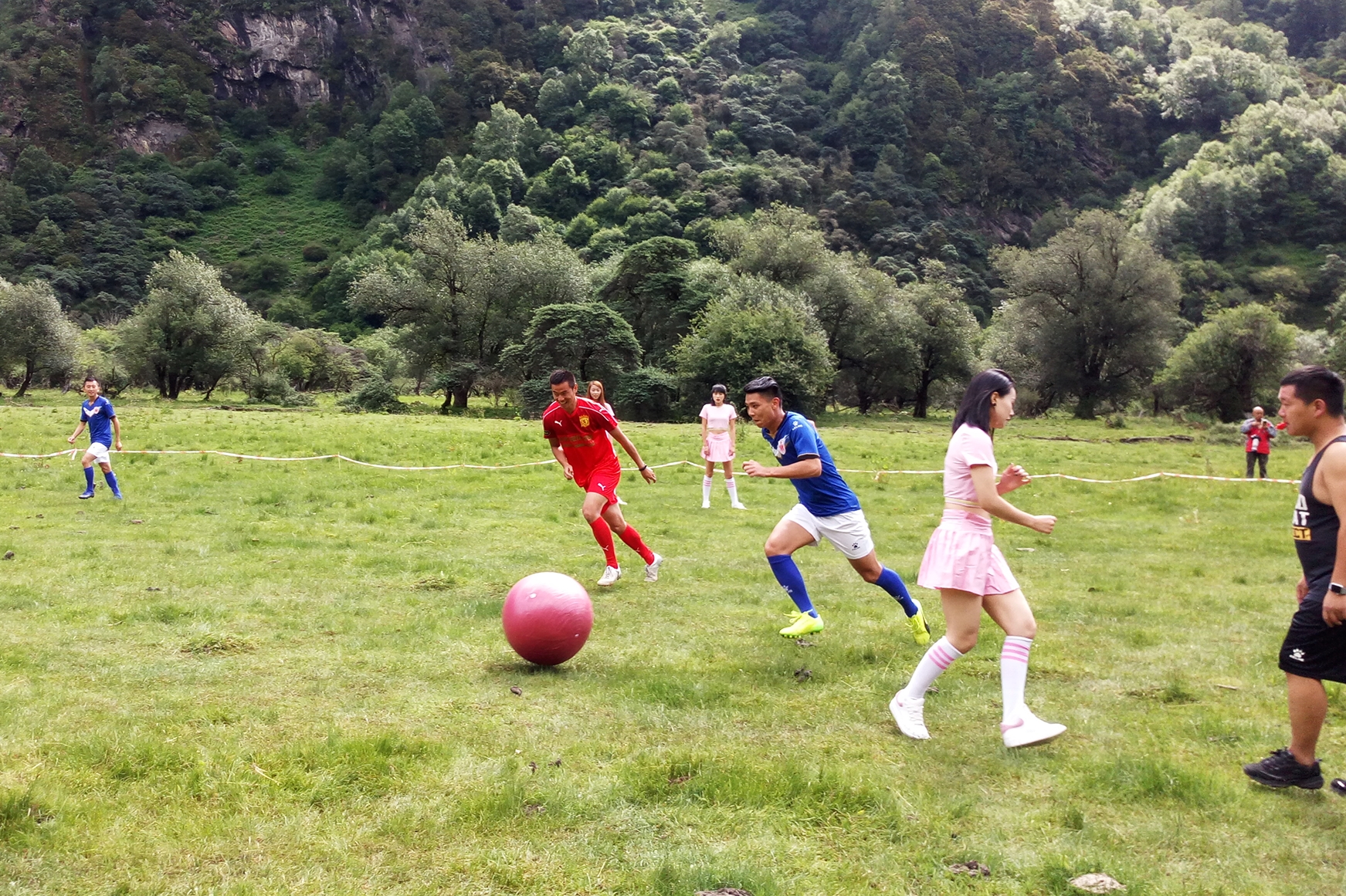 趣味足球比赛有哪些,趣味足球川渝对抗