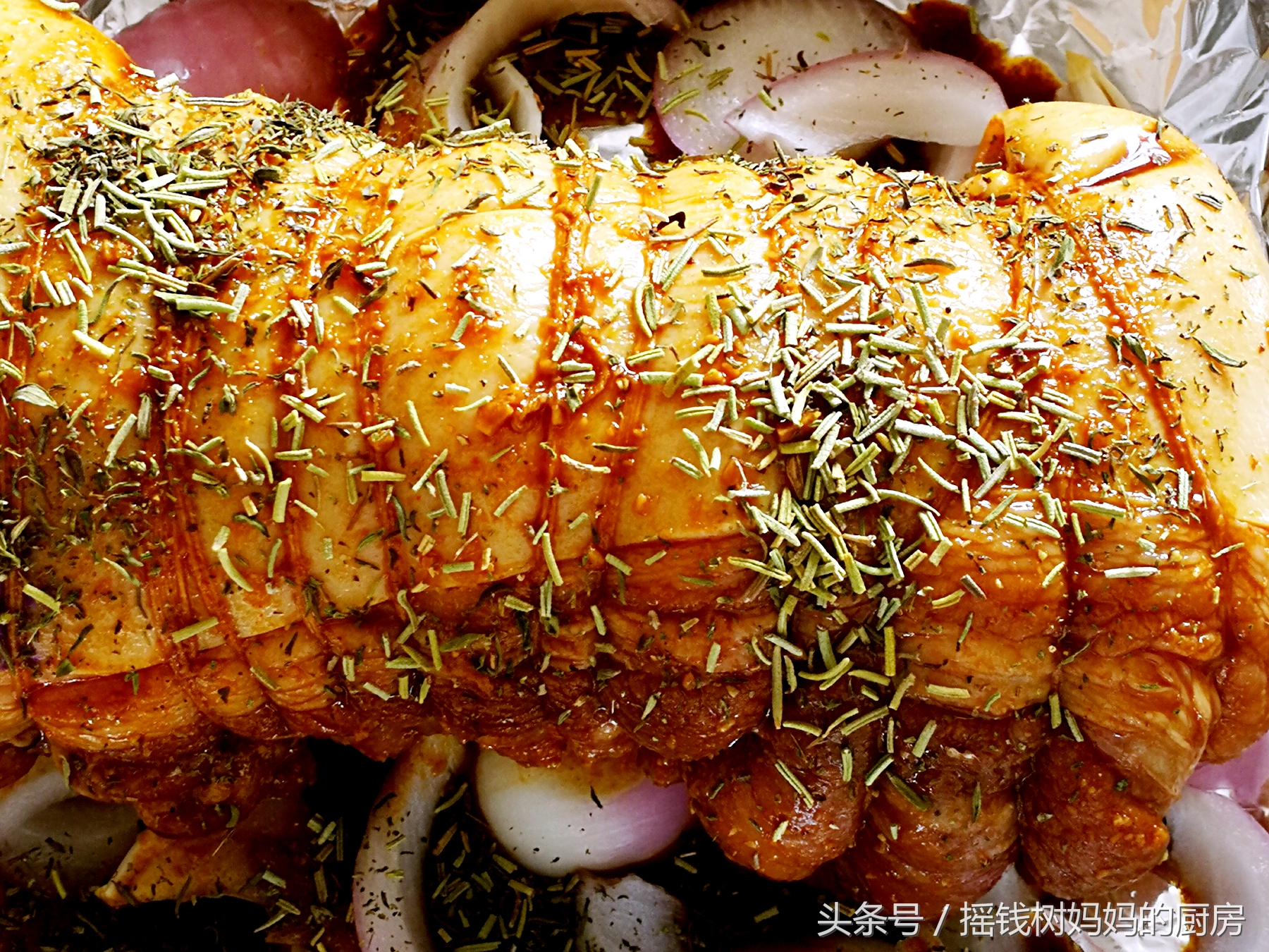 周末在家吃点好的很有必要,咖喱虾加烤肉和秋刀鱼吃的不要太满足哦