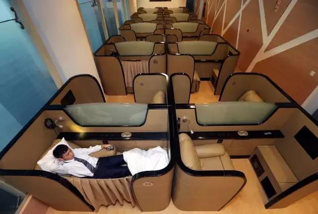 请收藏!一份超级实用的航班延误“娱乐指南”