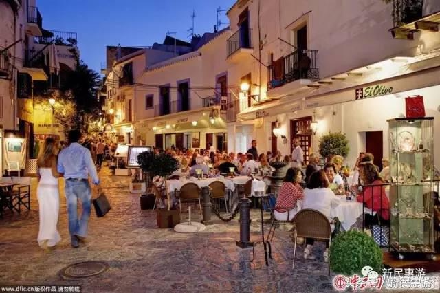 在伊比萨岛上邂逅全球大牌