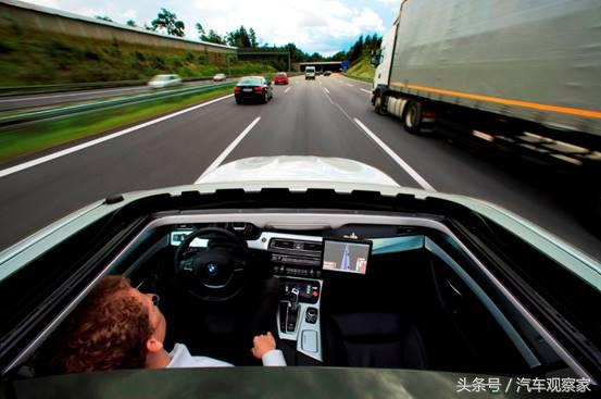 无人驾驶出现人身伤害事故，谁来负责？是主机厂？驾驶员？还是？