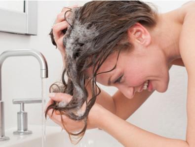真菌性头屑怎么去除,护发养发防掉发头屑简单方法