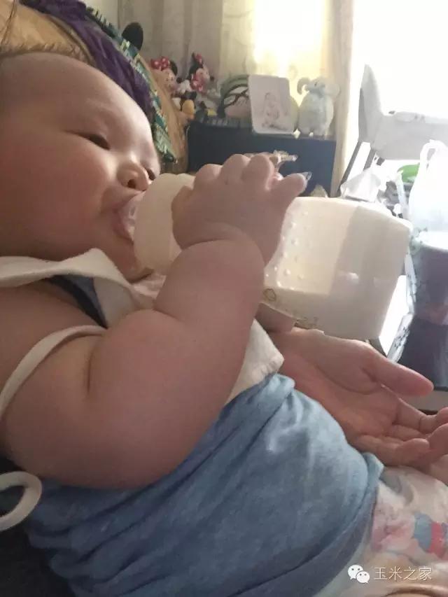 8个多月孩子饿了一天都不吃奶瓶,宝宝断奶半夜饿了不喝奶瓶怎么办