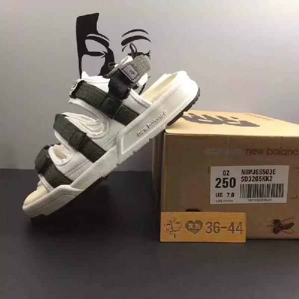 今年流行的凉鞋是哪一些,今年最火的4款凉鞋清爽又时髦