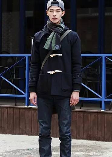 矮个子男生怎么穿秋装,矮个子男生怎样穿比较成熟