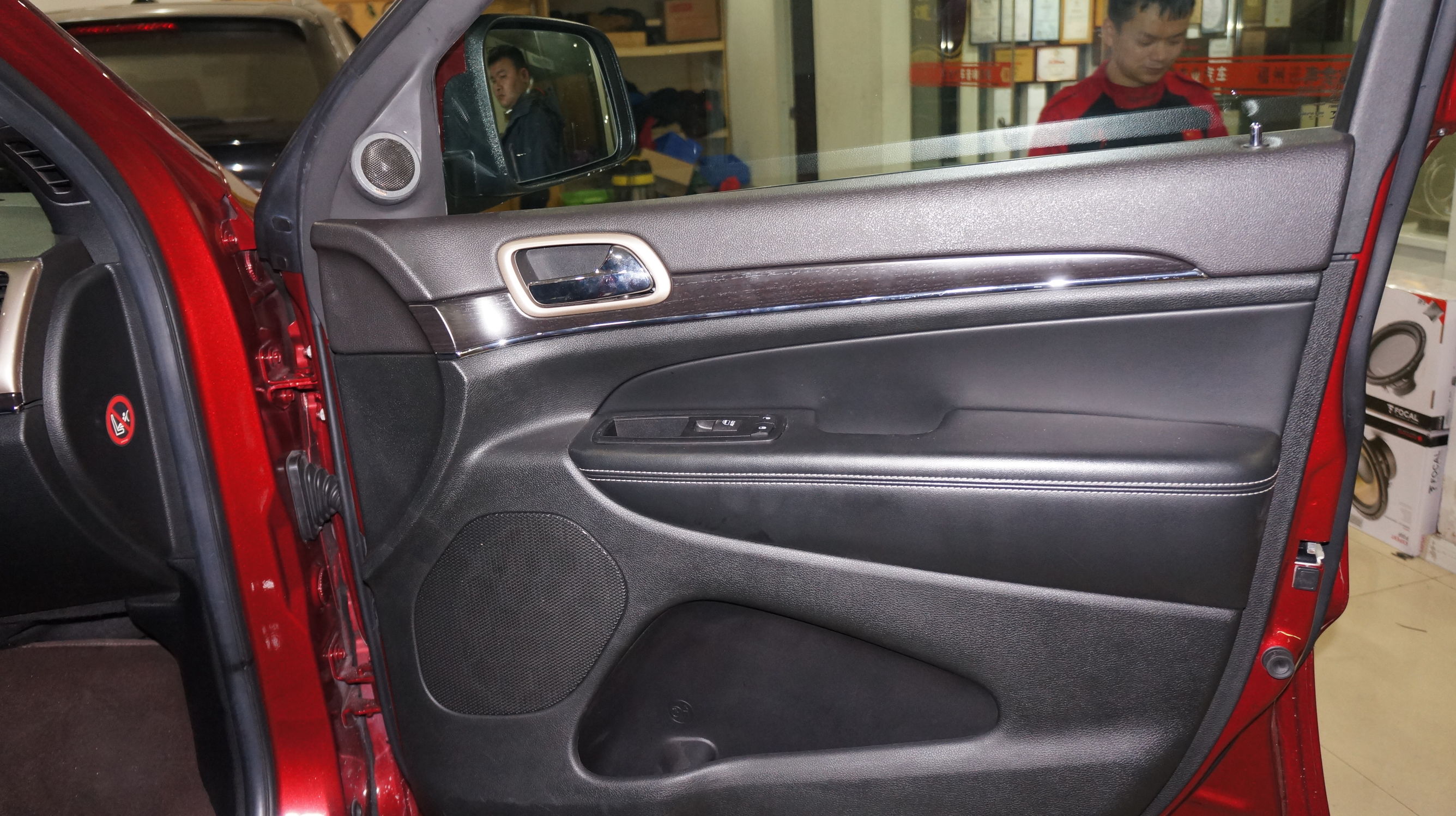 jeep改装汽车音响,吉普汽车音响改装效果图