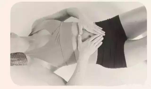 治疗腰疼的运动,治疗腰痛只需一个动作