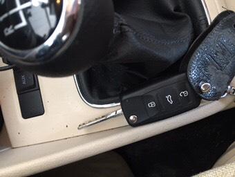 宝来自动舒适配置性价比,大众宝来自动挡起步和停车步骤