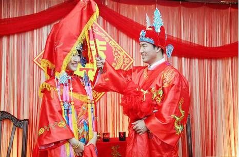 为啥古人婚姻靠属相来定,八字中如何确定配偶的属相