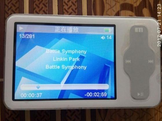 都快忘记这个叫MP3还是MP4了,知道的人都老了