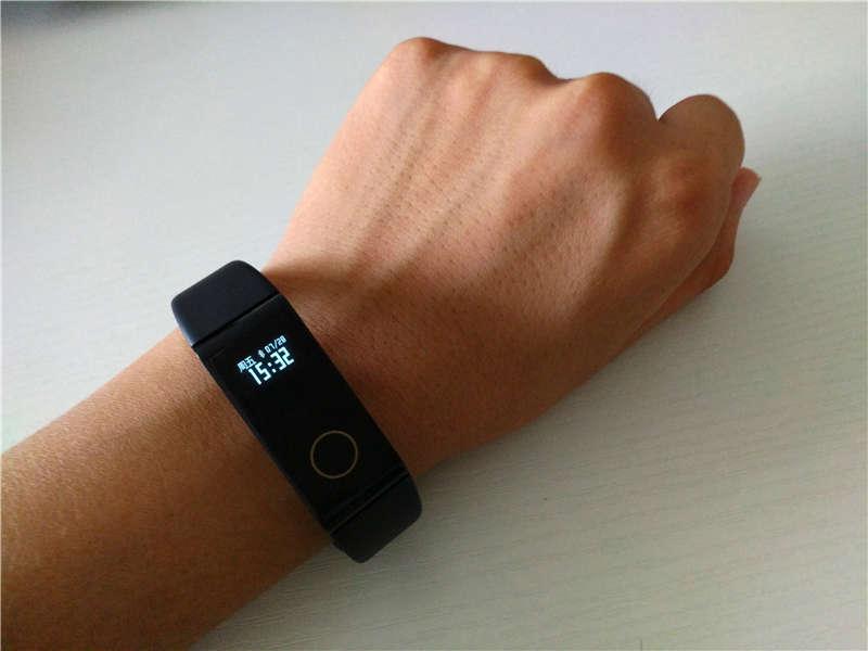 拉卡拉智能手环,跨界拉卡拉手环好用吗