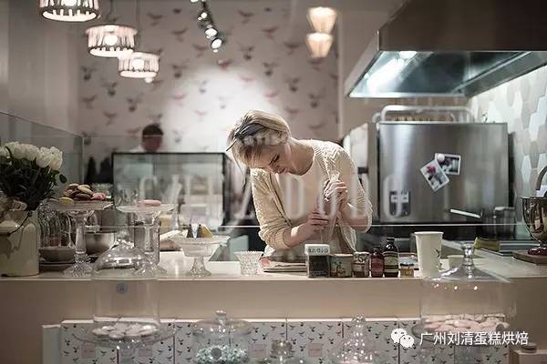 开烘焙店如何年入百万,烘焙店做什么最赚钱