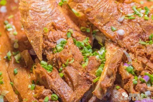 隐藏在昆明村庄里的3家烤羊店，老司机用3个月才找到的