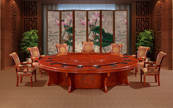 这种餐桌人少不准用，不需手拨，全靠电！合肥人涨知识了