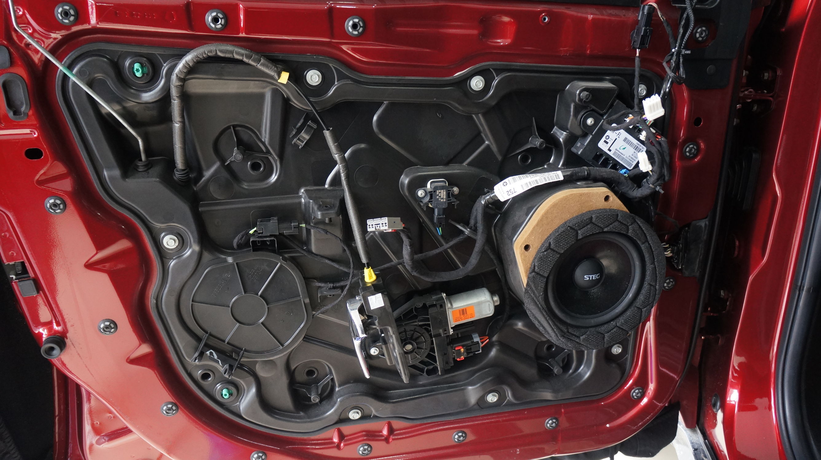 jeep改装汽车音响,吉普汽车音响改装效果图